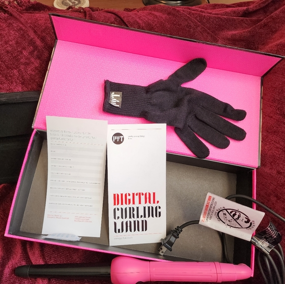 Digital Curling Iron - Picture 3 of 5